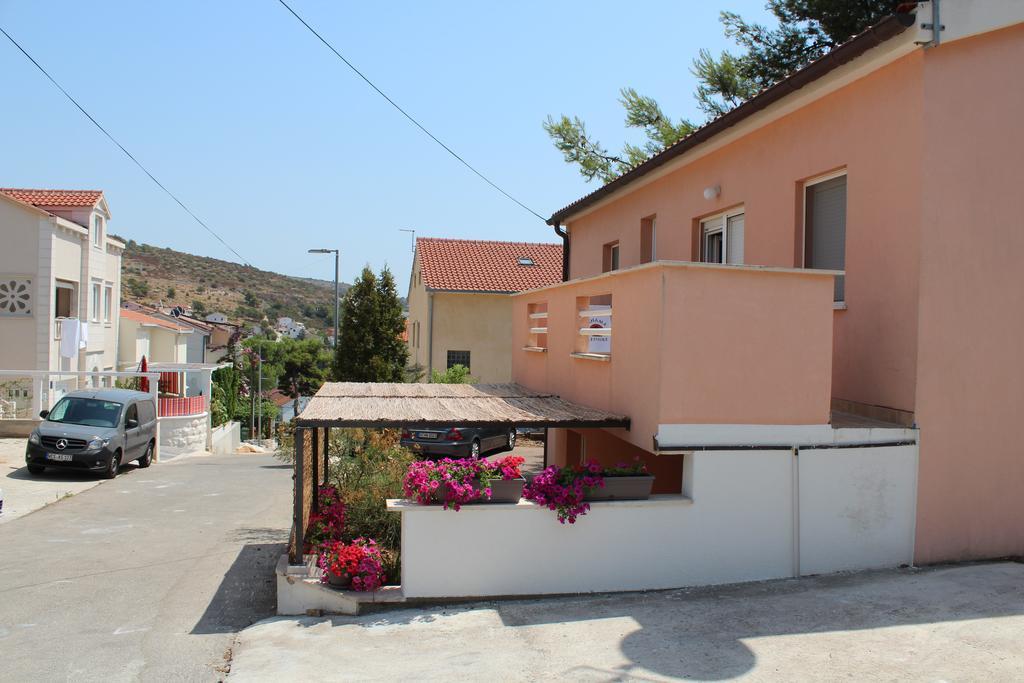 טרוגיר Apartments Luvi מראה חיצוני תמונה