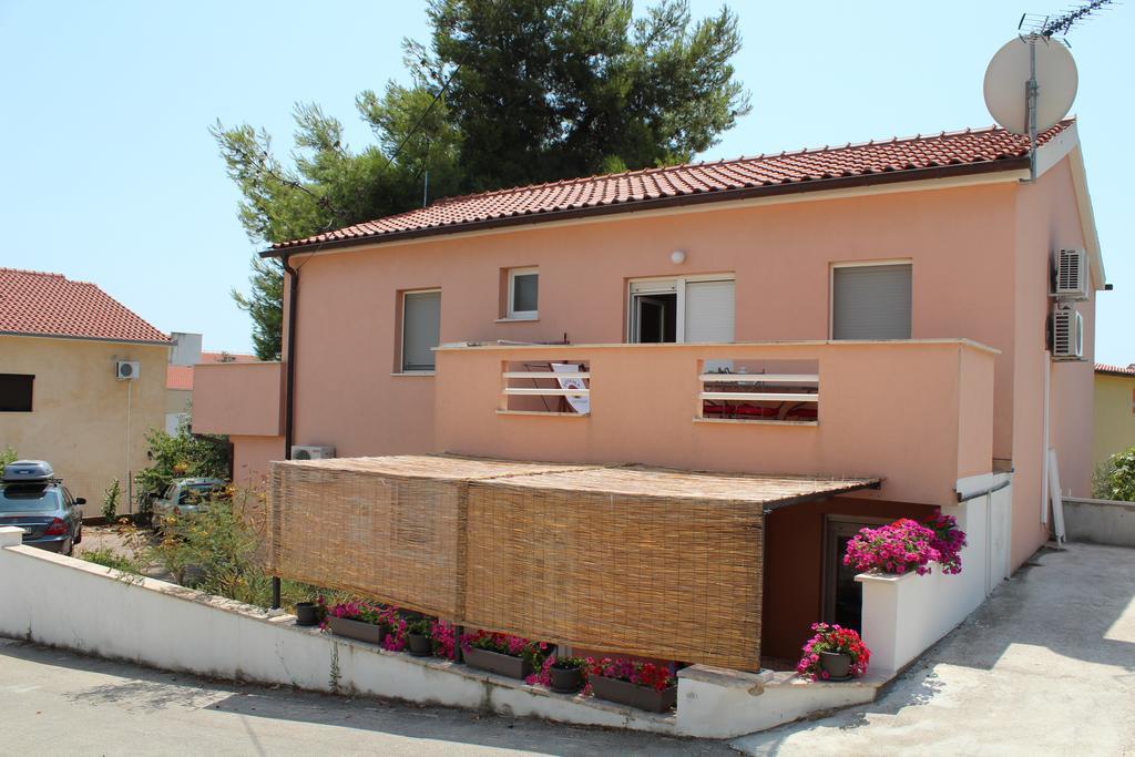 טרוגיר Apartments Luvi מראה חיצוני תמונה